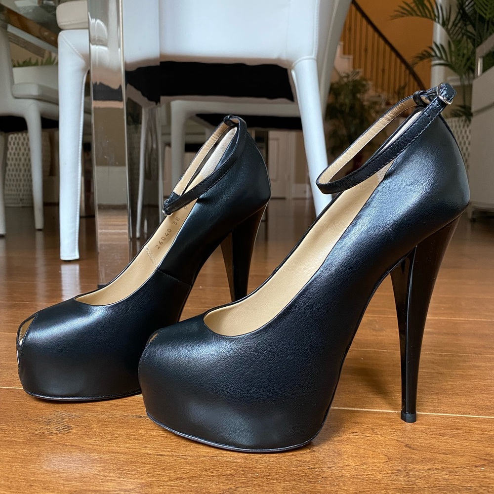 Giuseppe Zanotti Monro Pumps